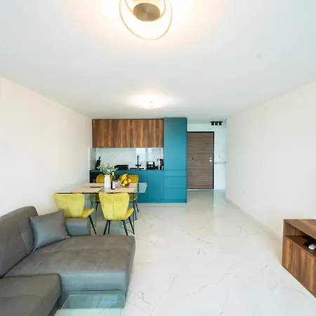 Skyline - Sea View, Pools, Spa&free Parking Varna