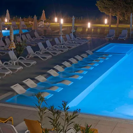 Апартаменти Skyline - Sea View, Pools, Spa&free Parking